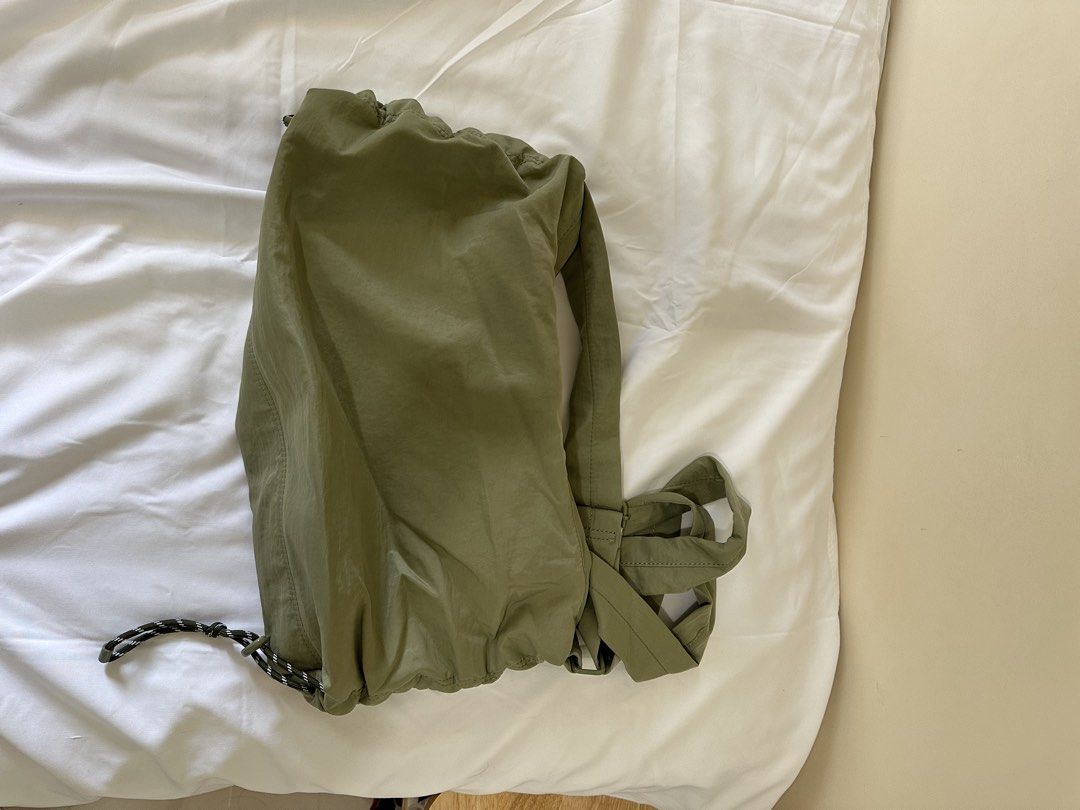 Cotton On Crossbody bag (Category: Shoulder Bags) located in Taguig. Submitted by mandms09 (Listing ID 1464705848, Image 1). Description: Cotton On crossbody bag Sage Green Bought in Malaysia 2025.