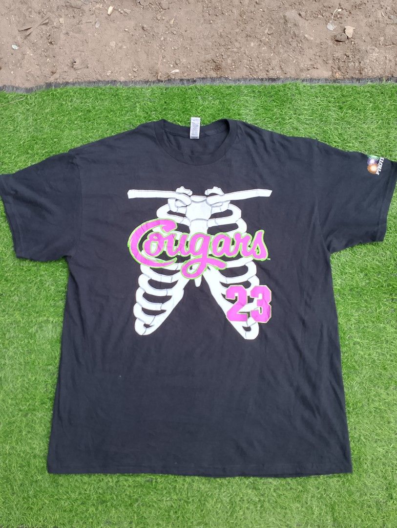 Couger Graphic Tee (Category: Tshirts & Polo Shirts ) located in Bacolod City. Submitted by belleza_030299 (Listing ID 1464712990, Image 2). Description: Couger graphic Tee no issue xl on tag.