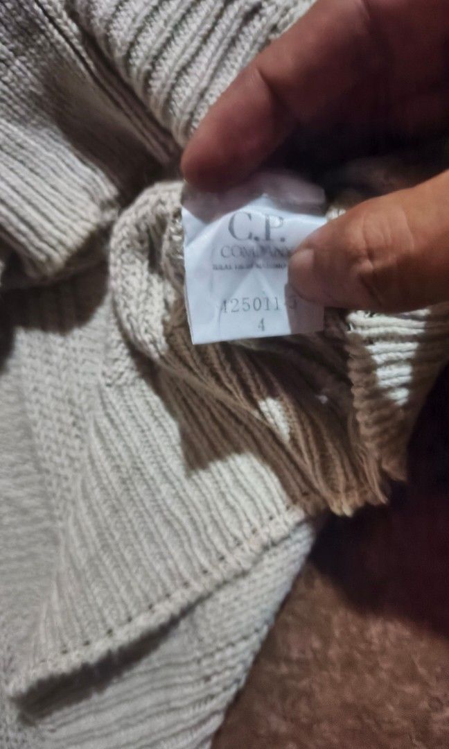 Cp company knitted long sleeve (Category: Luxury Apparel) located in Manila. Submitted by mackussil (Listing ID 1464732619, Image 3). Description: As new condition no issue.