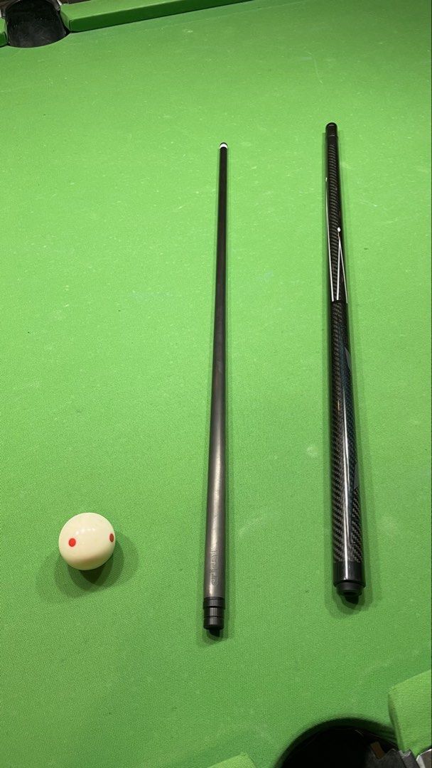 Crical CL-01 (Category: Billiards and Bowling) located in Cainta. Submitted by yonkers09 (Listing ID 1464628344, Image 1). Description: Minor Dents sa butt Blue Diamond Tip With Hard Case + extension With Taom v10 blue (used).