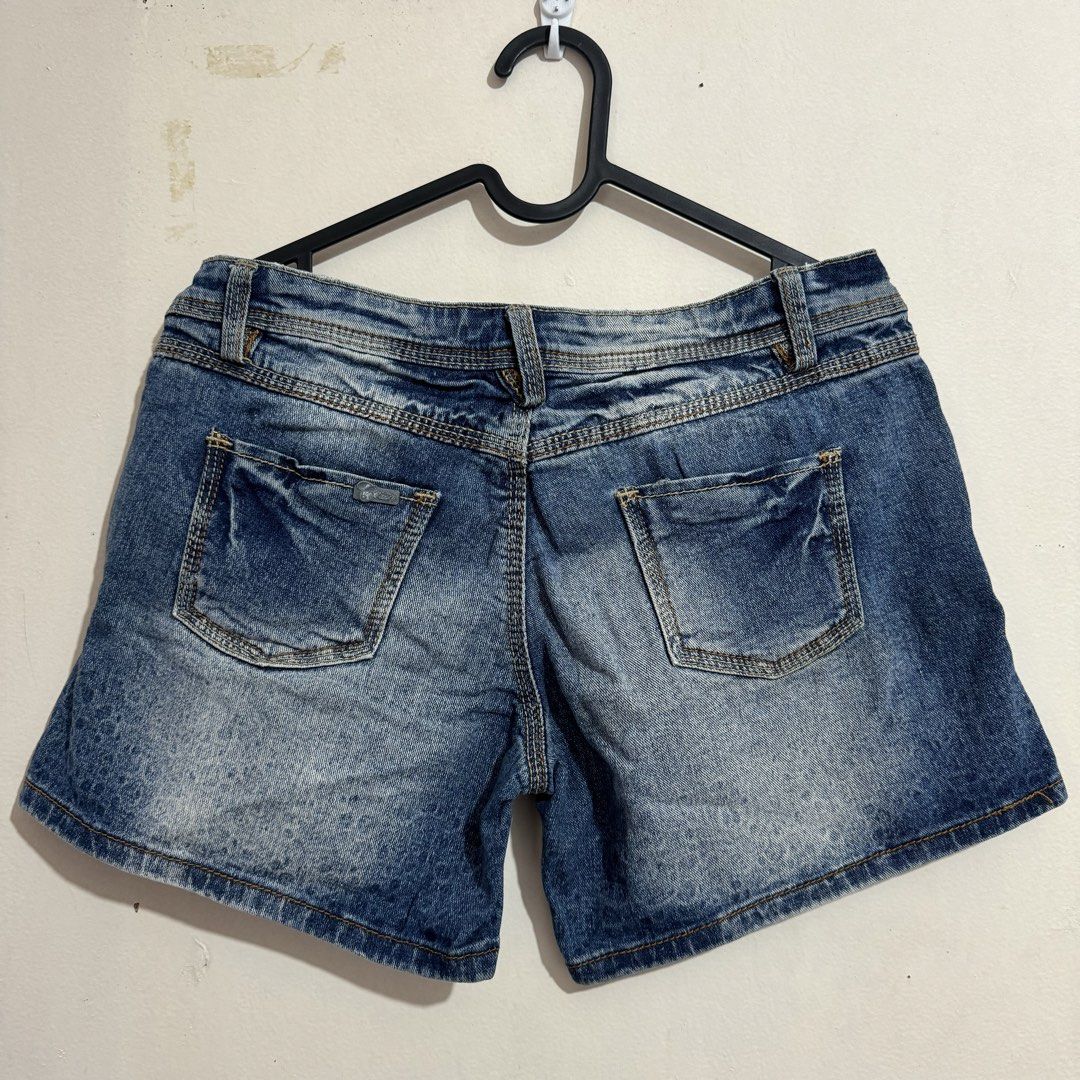 Crissa Shorts (Category: Shorts) located in Licab. Submitted by imvincentleo (Listing ID 1464669802, Image 2). Description: .