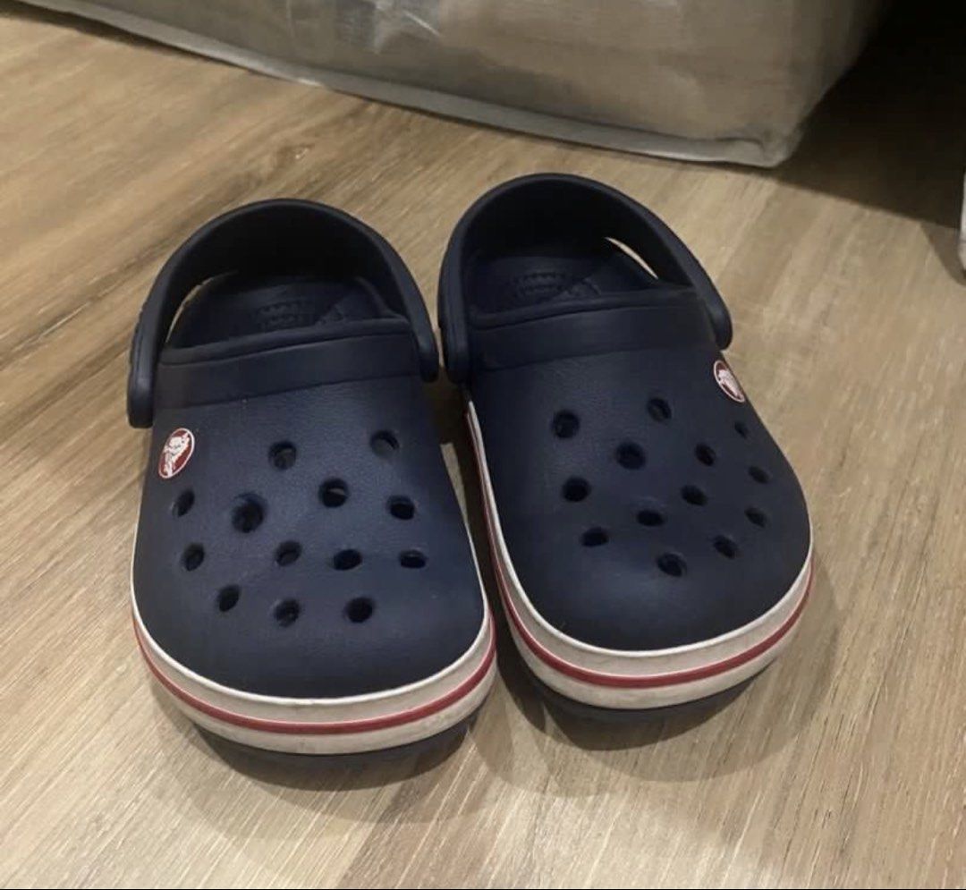 Crocs C7 (Category: Babies & Kids Fashion) located in Marikina City. Submitted by mqplr (Listing ID 1464751924, Image 1). Description: Free Original Jibbitz.