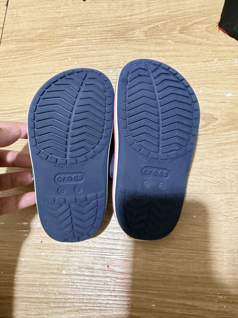 Crocs C7 (Category: Babies & Kids Fashion) located in Marikina City. Submitted by mqplr (Listing ID 1464751924, Image 3). Description: Free Original Jibbitz.