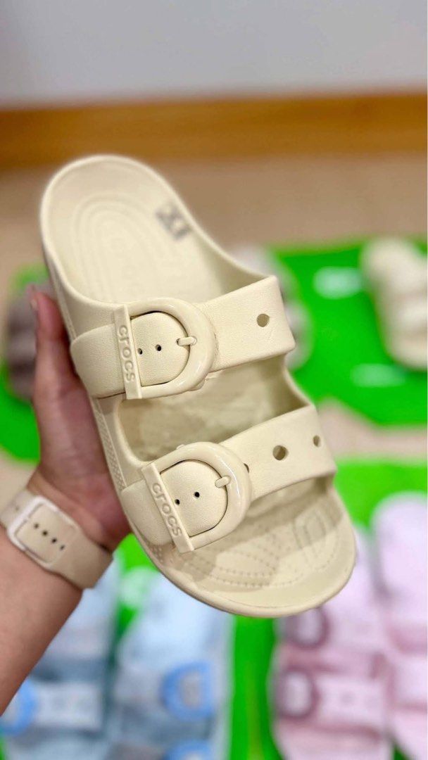 Crocs Saturday Enamel Buckle (Category: Slippers and slides) located in Quezon City. Submitted by stuffs.hellyy (Listing ID 1464745246, Image 2). Description: NEW CROCS SATURDAY ENAMEL BUCKLE SATURDAY With eco bag SIZE AVAILABLE 36-37 37-38 38-39 39-40 .
