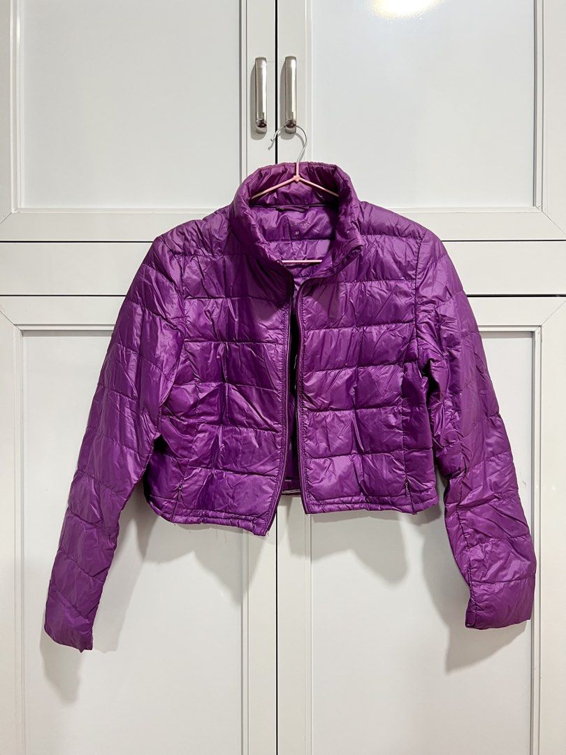 CROPPED PUFFER JACKET (Category: Coats, Jackets and Outerwear) located in Valenzuela. Submitted by stayradwithme (Listing ID 1464736883, Image 1). Description: CROPPED PUFFER JACKET Size: S to M Condition: 10/10 Used once only Lightweight Thin fabric RFS: Decluttering AVAIL 💜💜💜.