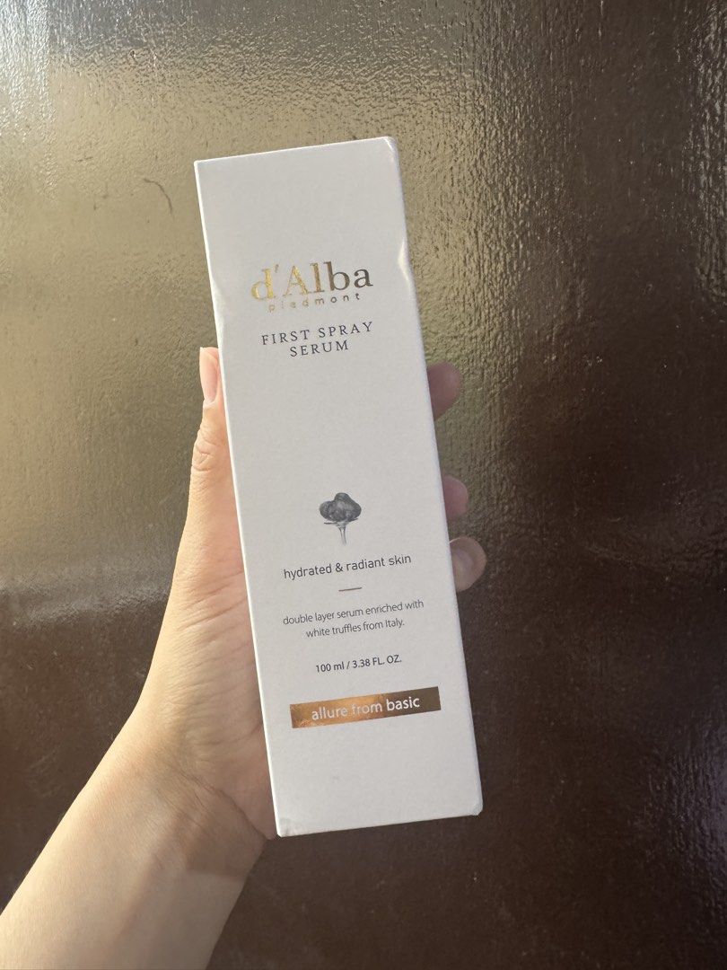 D Alba First Spray Serum Spray 100ml Big Size (Category: Face Care) located in Quezon City. Submitted by kikayandbeyondbybreezemnl (Listing ID 1464664523, Image 1). Description: Big size 100ml for hydrated and radiant skin Double layer serum enriched with white truffles from italy.