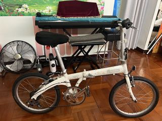 （分類：）位於 。 由 theracketloncoach 提交（商品編號 1464626118，圖片 1）。簡介： 。