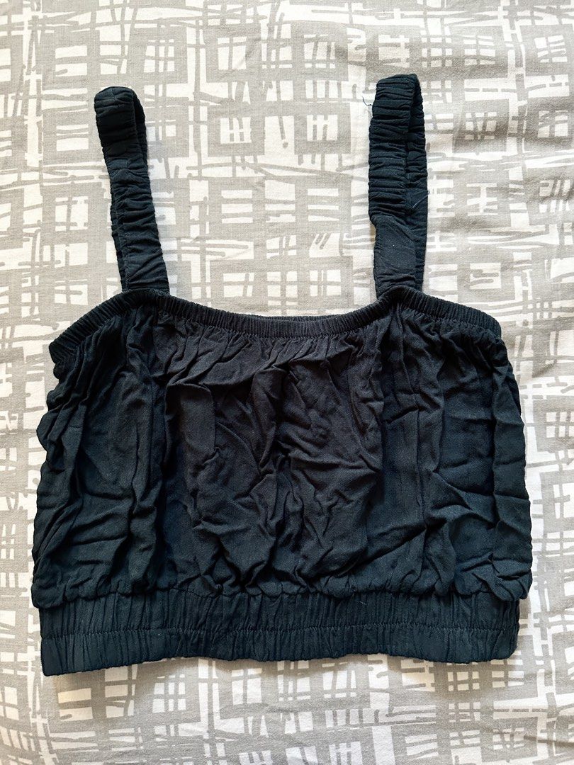 Dark Green Cropped Top (Category: Sleeveless) located in Paranaque City. Submitted by preloveeed890 (Listing ID 1464673754, Image 1). Description: just need ironing.