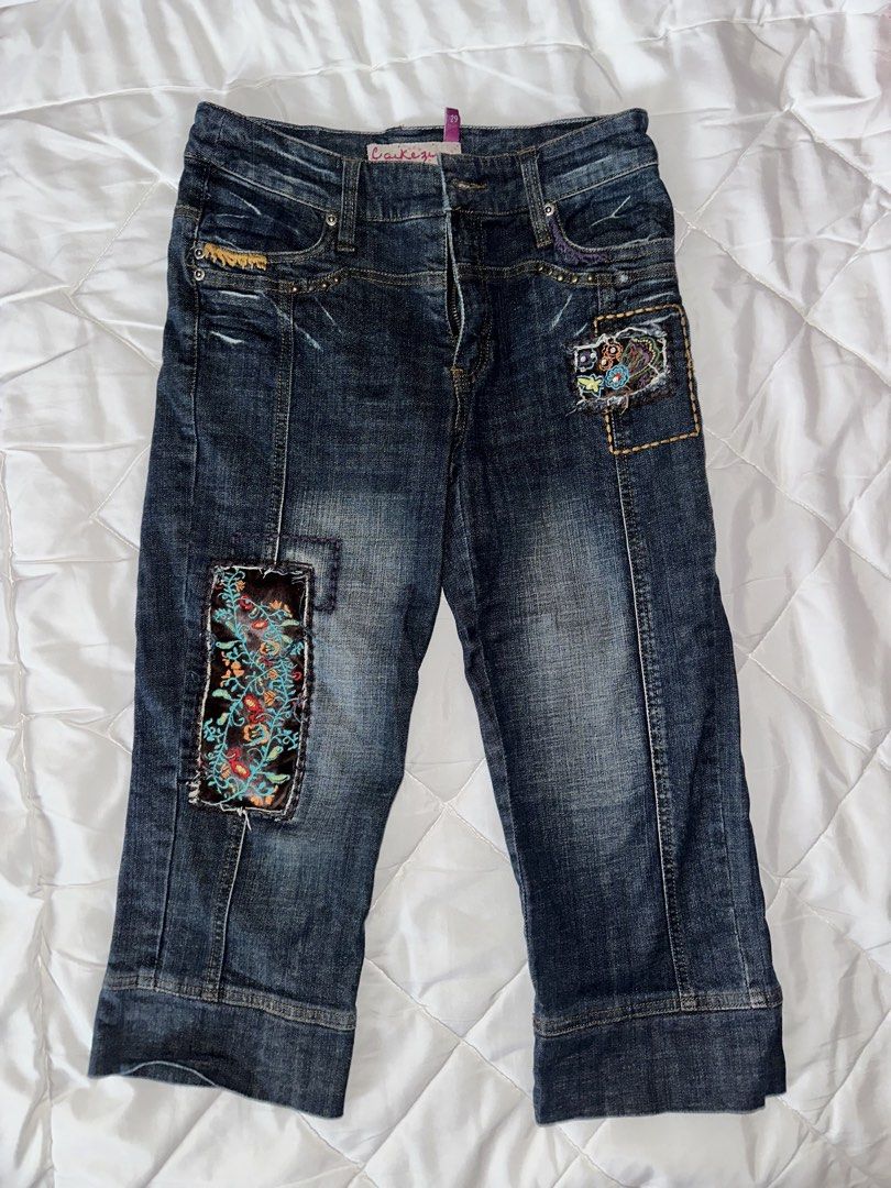 Dark Wash Patchwork Jeans (Category: Shorts) located in Cavite. Submitted by yuri_9989 (Listing ID 1464756401, Image 1). Description: ♡ Unique floral patch details ♡ Dark wash denim ♡ Wide-leg fit ♡ Cute statement piece ♡ Easy to style with crop tops, baby tees, or oversized shirts ♡ Perfect for casual & trendy outfits 💳 Payment first before shipping Payment via GoTyme Bank & MariBank only. 📦 Shipping via Lalamove, J&T, or buyer’s preferred cou