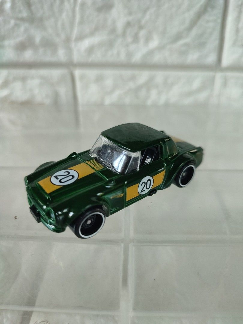 Datsun fairlady 2000 hotwheels loose (Category: Vehicle & Diecast Models) located in Narvacan. Submitted by jigger85 (Listing ID 1464583476, Image 2). Description: mint condition loc. ilocos sur can ship thru JNT or LBC.