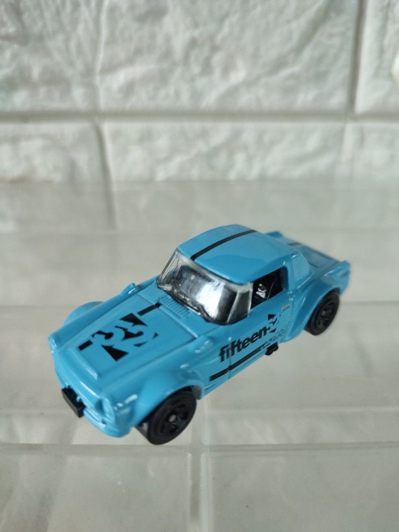 Datsun fairlady 2000 loose hotwheels (Category: Vehicle & Diecast Models) located in Narvacan. Submitted by jigger85 (Listing ID 1464583820, Image 2). Description: mint condition loc. ilocos sur can ship thru JNT or LBC.