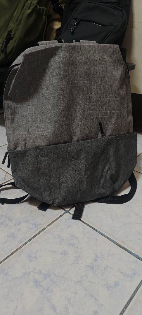 Daypack backpack 10L (Category: Backpacks) located in Cavite. Submitted by tommyvercetti (Listing ID 1464670561, Image 1). Description: daypack, mini backpack New unused 10L, super lightweight (170grams) 1 front zipper pocket, 2 side pockets (bottle) 1 inside compartment pocket.