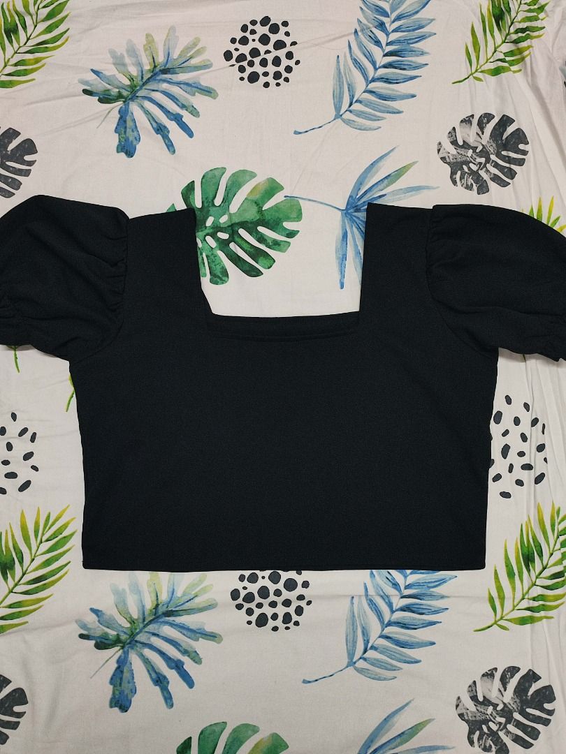 Decluttering Random Tops (Category: Longsleeves) located in Caloocan City. Submitted by azoraaah (Listing ID 1464652163, Image 3). Description: .