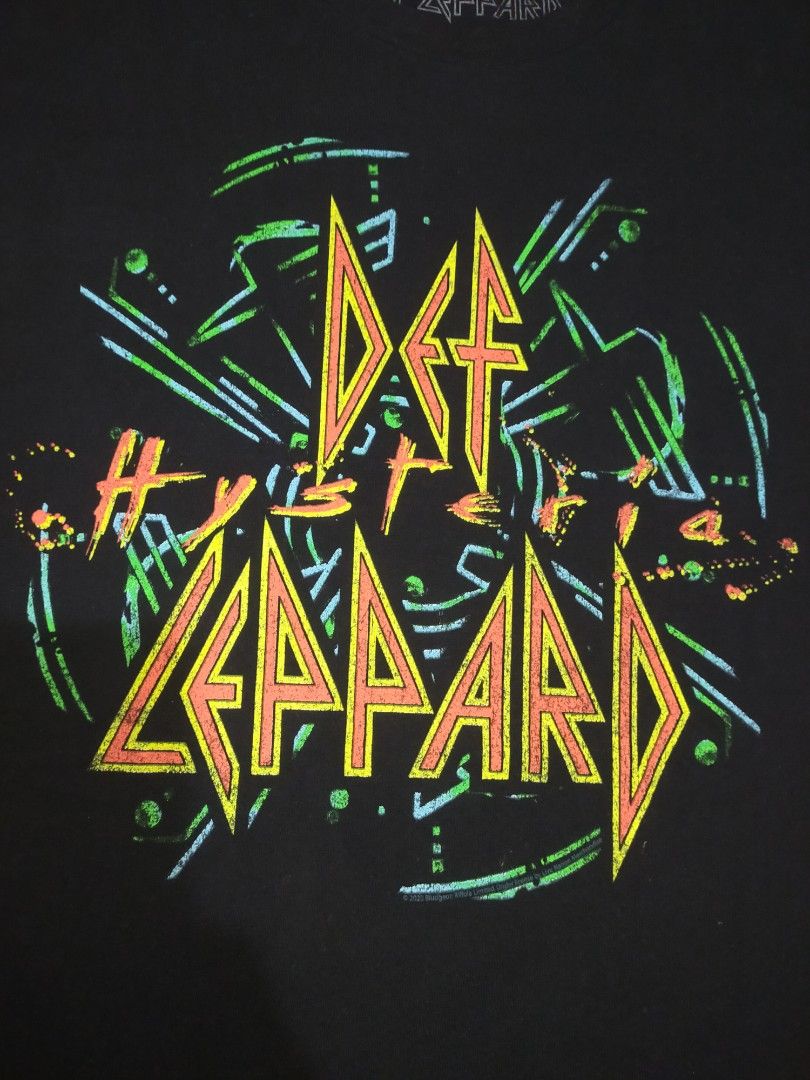 🐆Def Leppard Men's T-Shirt (Category: Tshirts & Polo Shirts ) located in Bacolod City. Submitted by thriftside29 (Listing ID 1464760918, Image 2). Description: 🐆Def Leppard Men's T-Shirt 🐆Size:L 🐆 Width:21 inch. 🐆 Length:28 inch. 🐆Color Rate:9.5/10 Excellent Condition. 🐆Made in Honduras 🐆No Issue.