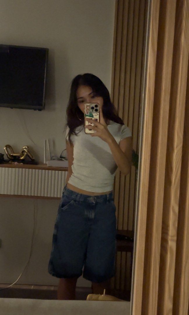 Denim Jorts (Category: Shorts) located in Manila. Submitted by xstrawberri (Listing ID 1464662043, Image 3). Description: - Waistband around 26-27 - My fave 🙂‍↕️🫰 - Thick material and has more small pockets on the side - Price is negotiable + discount if purchasing multiple items :).