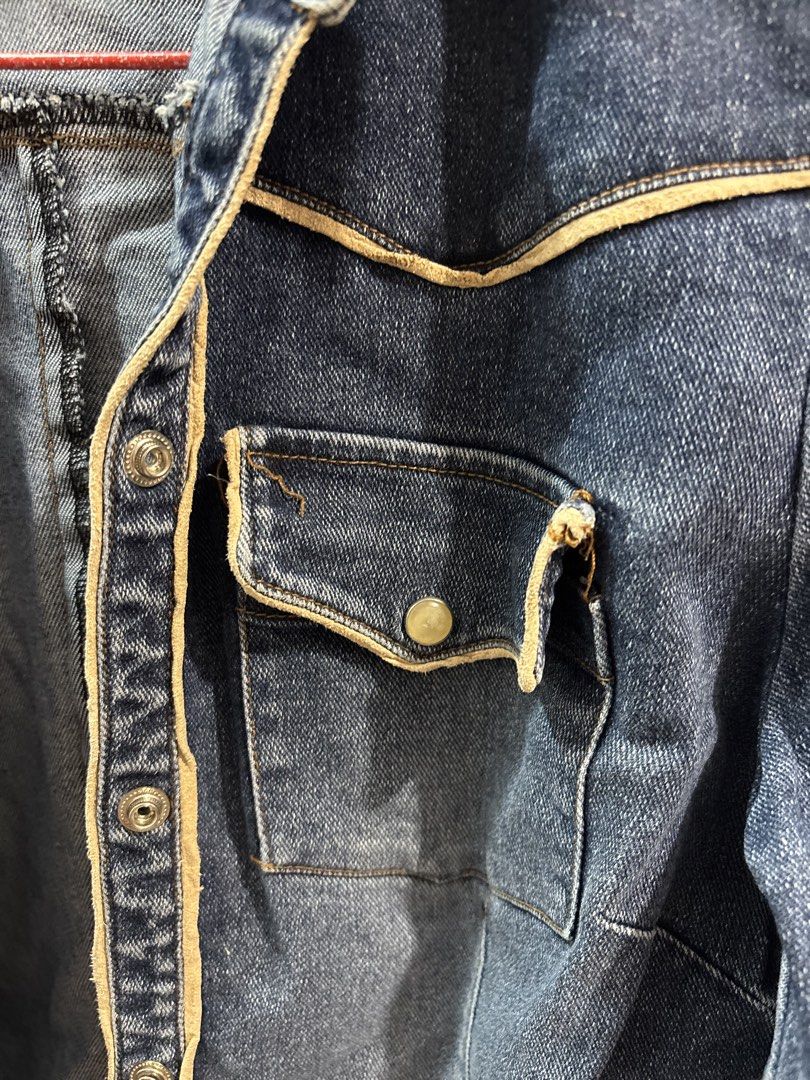 Denim longsleeves top (Category: Longsleeves) located in Quezon City. Submitted by den.declutters (Listing ID 1464639036, Image 2). Description: .