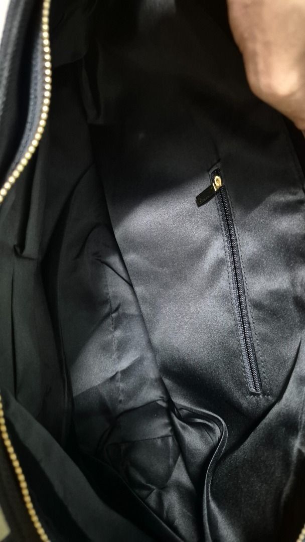 Denim Tote Bag (Category: Tote Bags) located in Quezon City. Submitted by ginny_preloved (Listing ID 1464676012, Image 3). Description: Decluttering.