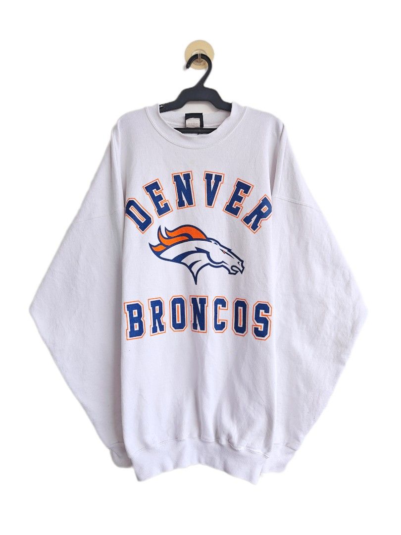 Denver Broncos Crewneck (Category: Coats, Jackets and Outerwear) located in Imus. Submitted by valentino.bros. (Listing ID 1464680036, Image 1). Description: .