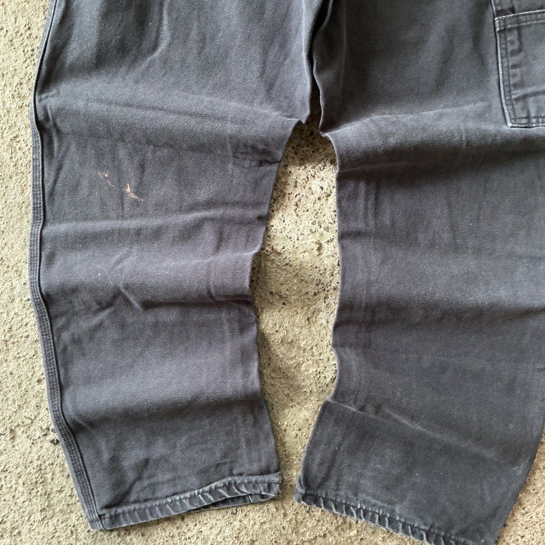 Dickies Black Carpenter Pants (Category: Jeans) located in Santa Barbara. Submitted by evrysundayvintage (Listing ID 1464703224, Image 3). Description: Dickies Black Carpenter Pants Dimensions Waist: 33-34” Length: 39” Signs of usage 9.8;/10 color rate.