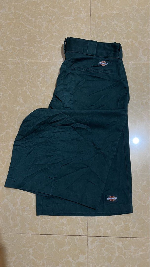 DICKIES DOUBLE PATCH WAISTLINE 30-32 (Category: Activewear) located in Manila. Submitted by veabianca (Listing ID 1464597627, Image 3). Description: DICKIES DOUBLE PATCH WAISTLINE 32-33 LENGTH 24 LEGHOLE 13 EXCELLENT CONDITION COLOR RATE 9.8/10 NO ISSUE .