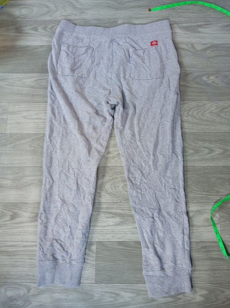 Dickies jogger sweat pants (Category: Activewear) located in Legazpi City. Submitted by thrifttoflipp (Listing ID 1464595652, Image 2). Description: XL on tag Waist 34 L 38 MOP via gcash Payment first policy 400 +sf JnT.