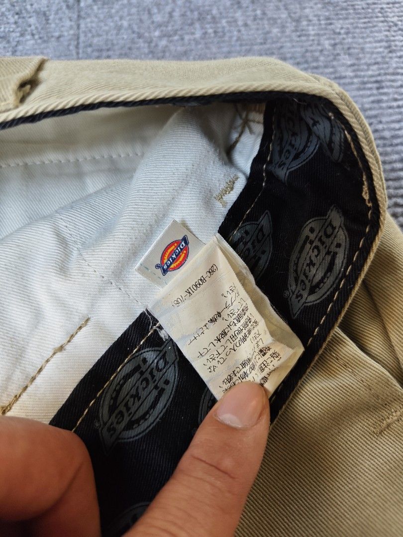 Dickies Khaki Shorts slim | browny (Category: Shorts) located in Midsayap. Submitted by indigoventure (Listing ID 1464645729, Image 3). Description: Excellent Condition no issue color rate 9.8/10 waistline 29 - 31 length 26.