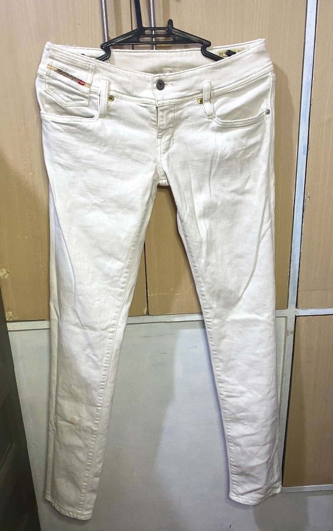 Diesel Matic Denim Jeans (Category: Jeans) located in Las Pinas. Submitted by modemnl (Listing ID 1464744250, Image 1). Description: Size: 29 | Color: White Stylish Diesel Matic denim jeans with a classic, timeless look. A versatile pair that’s easy to dress up or down and perfect for everyday wear. -Authentic Diesel brand -Comfortable and easy to style -Versatile everyday piece -Perfect with tees, blouses, sweaters, or jackets Note: Pm for medid