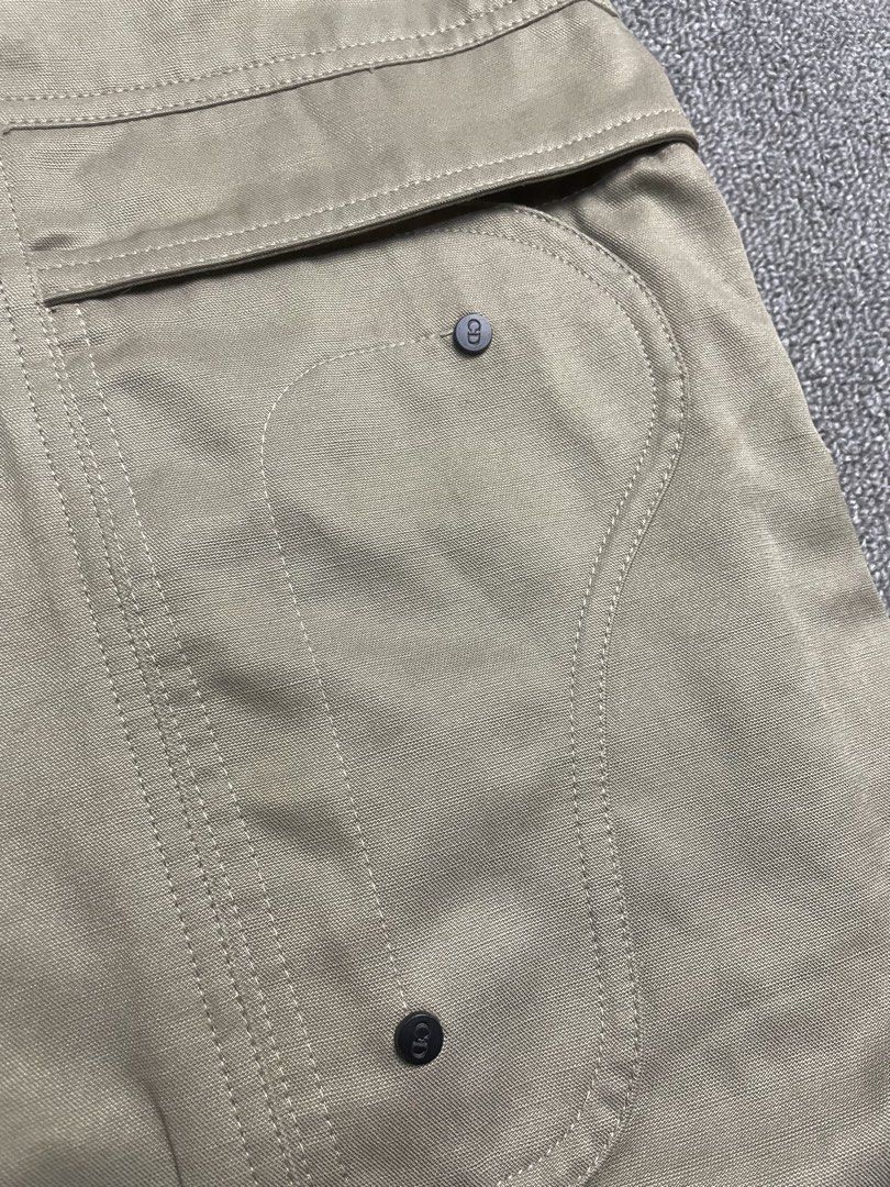 Dior Cargo Pants with Buckle Belt (Category: Chinos) located in Quezon City. Submitted by cozy_thrifting (Listing ID 1464599792, Image 3). Description: - Authentic Dior cargo pants - Khaki color - Signature buckle belt included - Side cargo pocket with button closure - Made in Italy - Size: 46 32 Waist 40 Length Feel Free to ask questions and accepting any offers..