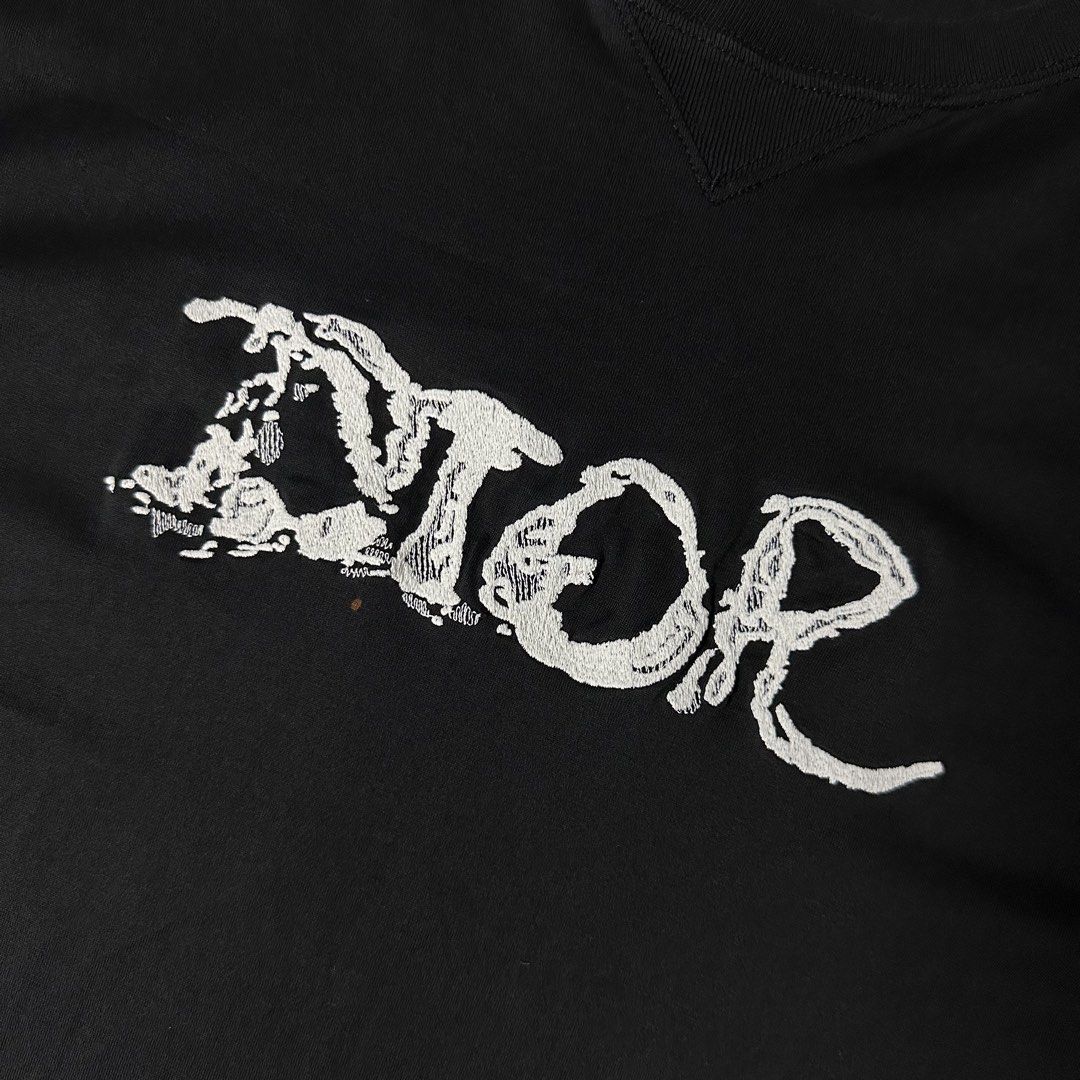 DIOR EMBROIDERY TEE (Category: Formal Shirts) located in San Jose del Monte. Submitted by xanthrift2.0 (Listing ID 1464667068, Image 2). Description: DIOR EMBROID TEE color rate: 9.8/10 dimes: 20 x 27 (medium) ₱999.