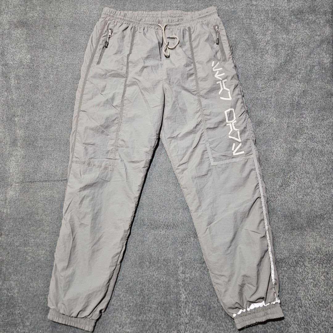 Disney star wars reflective jogger pants (Category: Joggers) located in Baguio. Submitted by fadexquisite (Listing ID 1464696871, Image 1). Description: Disney star wars reflective jogger pants Size large on tag Waist 34-38inch Length 42inch Rise 14inch Inseam 29inch Leg opening 5inch Excellent condition 600 plus ship fee.