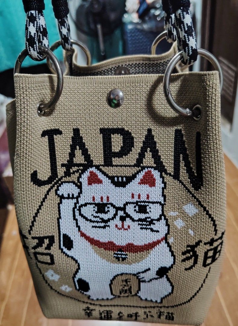d.kelly Maneki-Neko Knit Bag (Category: Purses & Pouches) located in Quezon City. Submitted by G.E.M18 (Listing ID 1464693531, Image 3). Description: D.Kelly Maneki-Neko Knit Bag.
