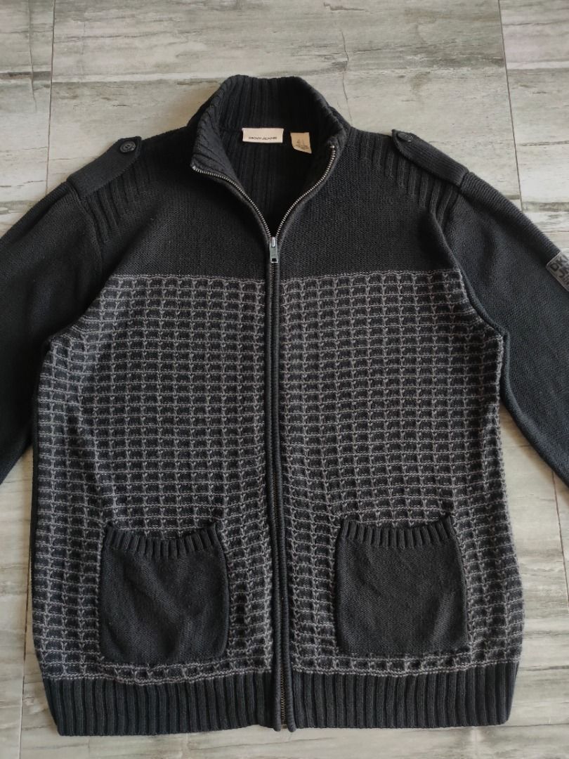 DKNY Zip Up Jacket - Large (Category: Coats, Jackets and Outerwear) located in Dasmarinas. Submitted by acesteve (Listing ID 1464626621, Image 3). Description: Size in inches: 23 width 27.5 length No issues or alterations Loc: Dasma Cavite MOP: Gcash.