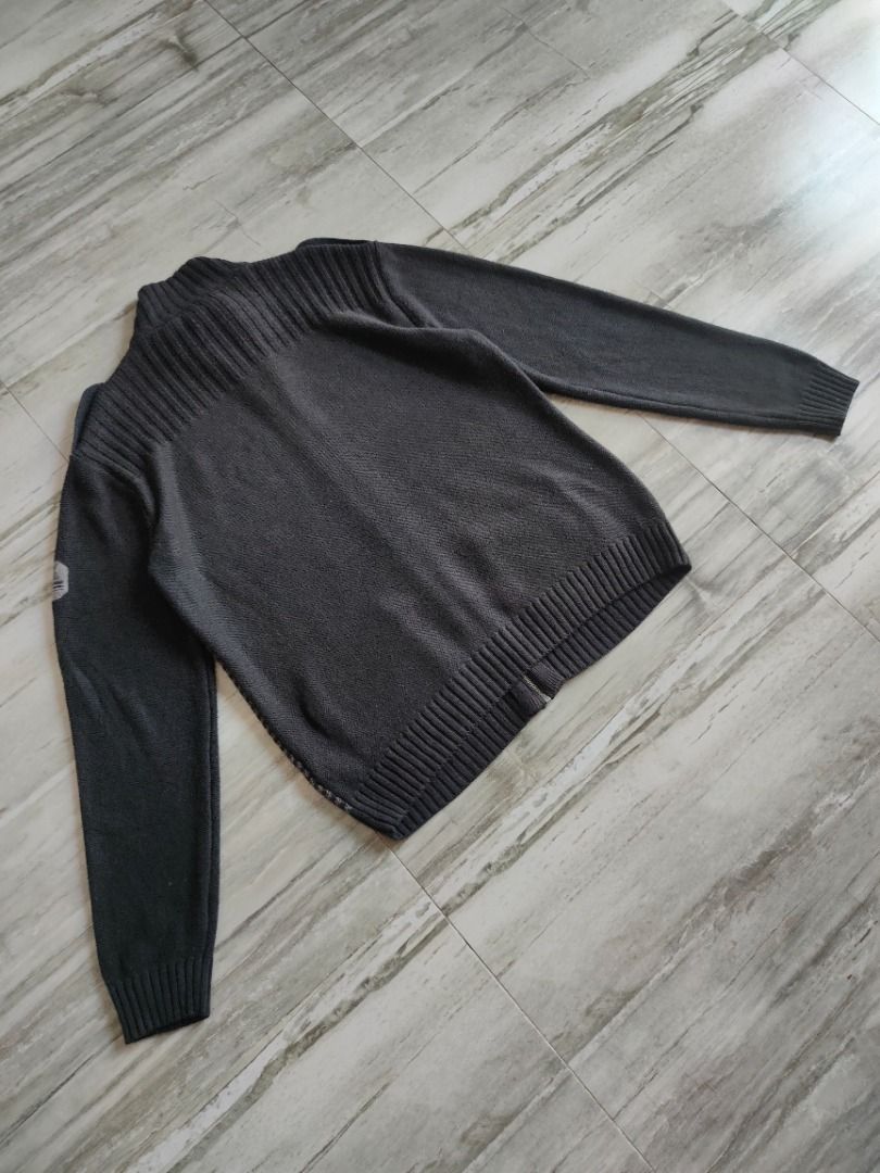 DKNY Zip Up Jacket - Large (Category: Coats, Jackets and Outerwear) located in Dasmarinas. Submitted by acesteve (Listing ID 1464626621, Image 2). Description: Size in inches: 23 width 27.5 length No issues or alterations Loc: Dasma Cavite MOP: Gcash.