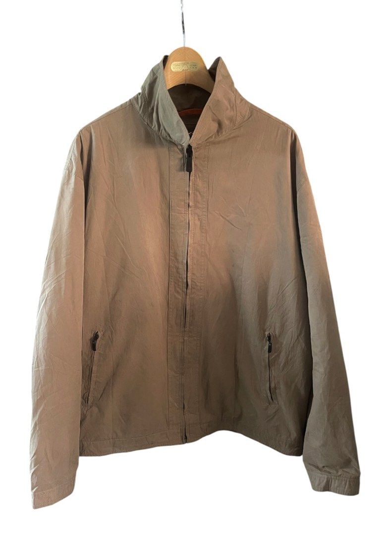 Dockers Khaki Harrington Light Weight golf Jacket (Category: Coats, Jackets and Outerwear) located in San Pedro. Submitted by lifebeginsaftercoff33 (Listing ID 1464592295, Image 2). Description: - Authentic Classic Dockers Khaki Harrington Light Weight golf Jacket - Water resistant - Size: Tagged L/G - Dimes: 24.5 x 27 in (can fit upto 2xl asian) - Features: Zip-up front, two side zip pockets and Two inner button pockets with One inner open pocke