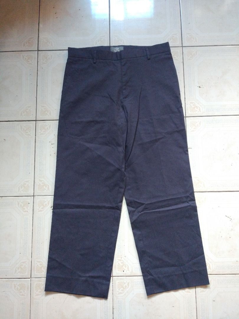 Dockers Pinstripe Pant 33 actual (Category: Trousers) located in Pasay City. Submitted by denimdude.ph (Listing ID 1464648095, Image 1). Description: altered length.