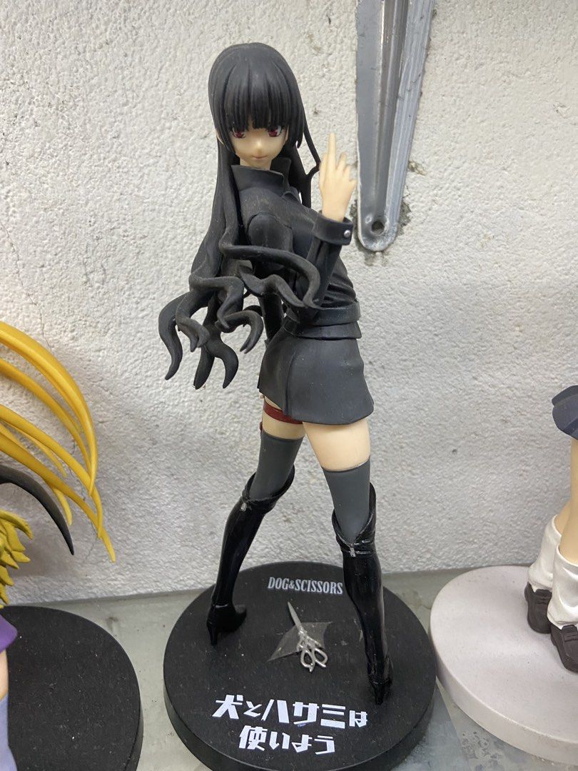 Dogs and scissors chix (Category: Action & Battle Toys) located in Maria Aurora. Submitted by zorotoyz (Listing ID 1464592884, Image 1). Description: Loose maalikabok lang complete with scissors.