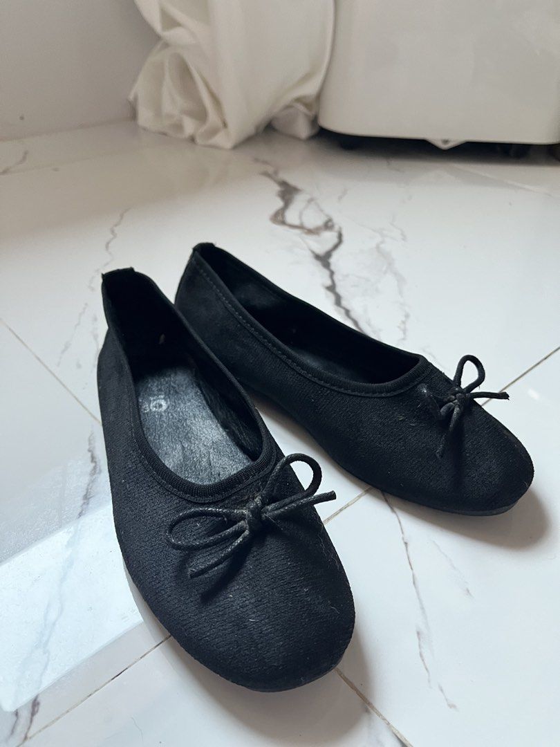 Doll shoes (Category: Flats & Sandals) located in Abucay. Submitted by dee.mnlsts (Listing ID 1464657204, Image 3). Description: .