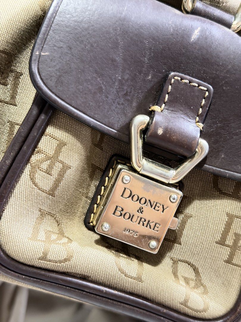 Dooney & Bourke shoulder bag (Category: Shoulder Bags) located in Manila. Submitted by randomizedclothing.ph (Listing ID 1464608939, Image 2). Description: Super nice especially the leather!! - bought in the US PAYO sf shouldered by the buyer.