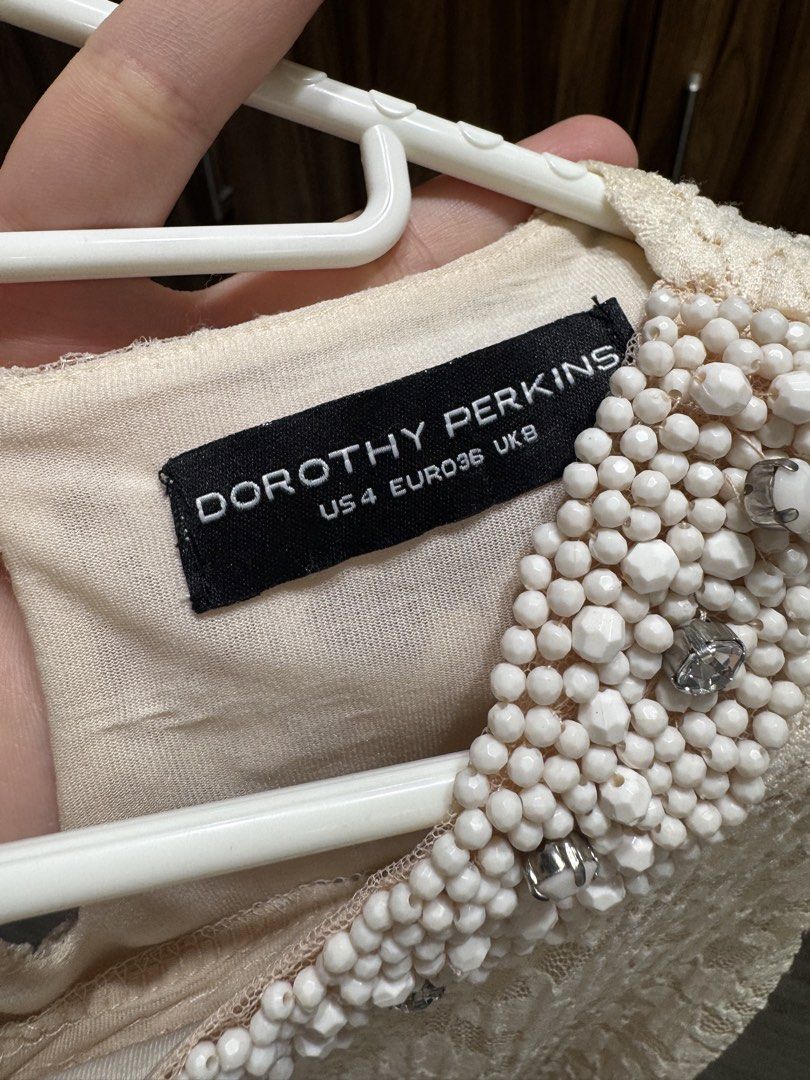 Dorothy Perkins - Lacey Sleeveless Top (Category: Sleeveless) located in Makati City. Submitted by eleanorsiy (Listing ID 1464580308, Image 3). Description: Dorothy Perkins Lacey Sleeveless Top US size 8 Barely used, cannot fit me anymore .