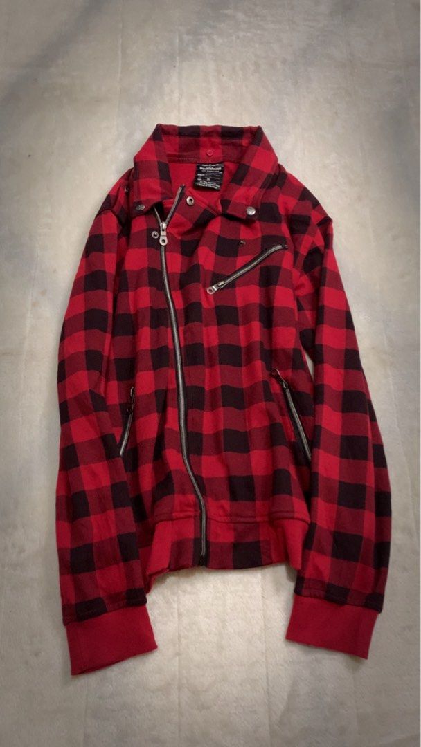 Double fucos (Category: Coats, Jackets and Outerwear) located in Aloran. Submitted by cowskin_927 (Listing ID 1464672522, Image 2). Description: Double fucos Width 20 Length 27 No flaws .
