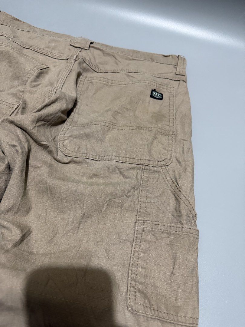 Double knee carpenter pants (Category: Jeans) located in Quezon City. Submitted by ree3_dr0pp2k25 (Listing ID 1464726428, Image 3). Description: Good as new Need wash only.