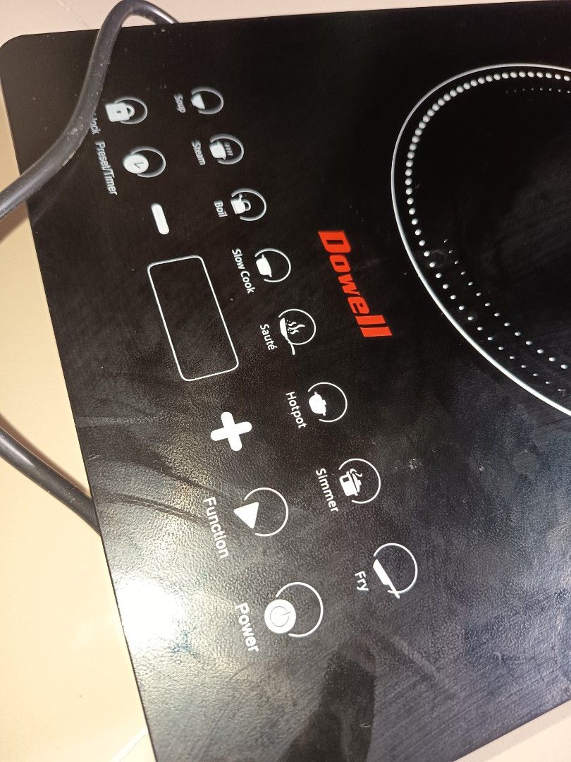 Dowell Induction Cooker (Category: Other Kitchen Appliances) located in Caloocan City. Submitted by tintedberry (Listing ID 1464581568, Image 3). Description: -Used once -No box -Has receipt -3000( original price.