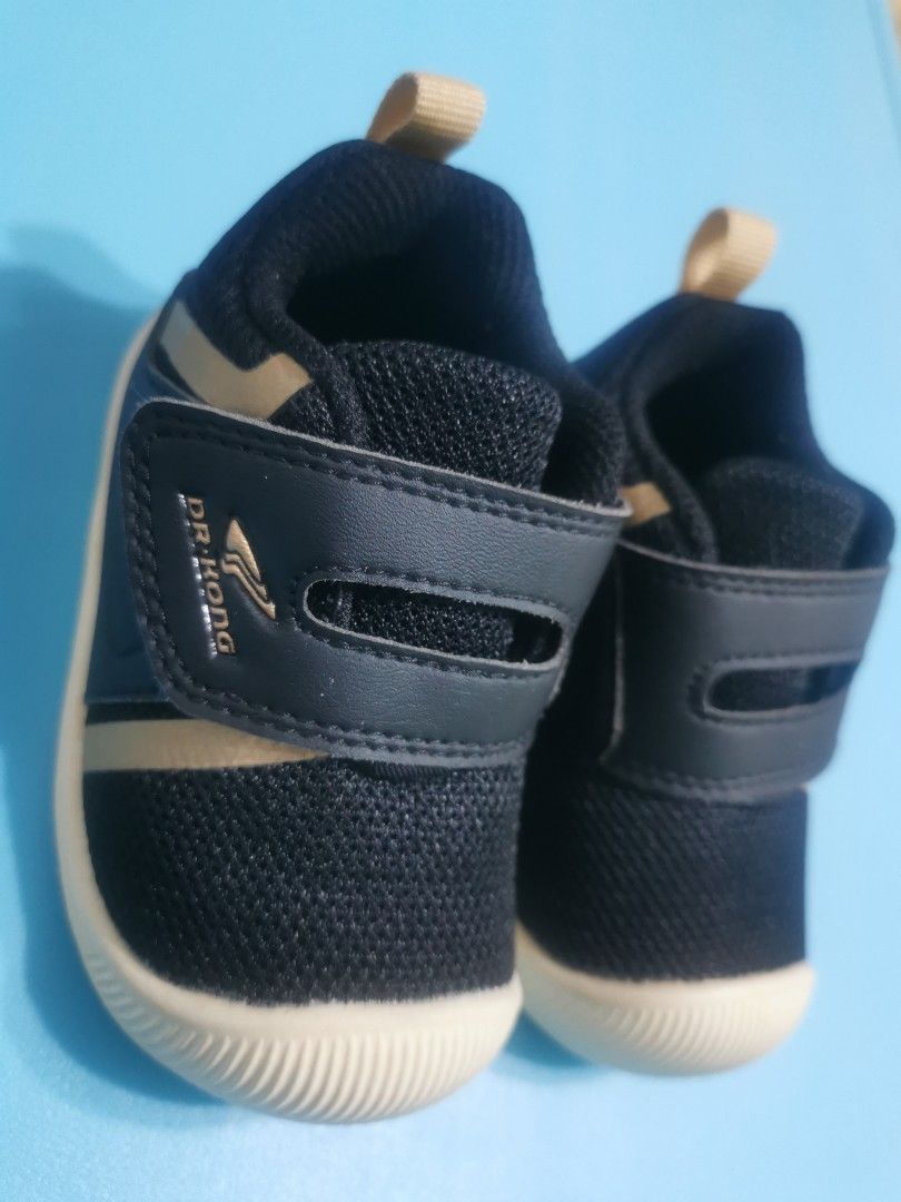 Dr Kong baby shoe (Category: Babies & Kids Fashion) located in Quezon City. Submitted by supermom0711 (Listing ID 1464687306, Image 3). Description: Magandang araw mga ka mommy🥰 Pinang binyag lang po ito. Size 19 Timog area lang po❤️.