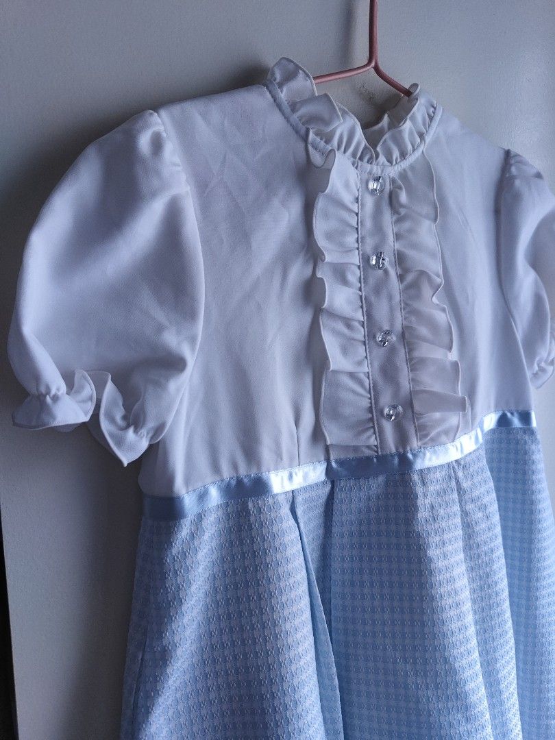 Dress for kids (Category: Babies & Kids Fashion) located in Las Pinas. Submitted by glowupmamalife (Listing ID 1464739381, Image 3). Description: 🎀 Kids’ Dress from Japan 🇯🇵 A gift from Japan 🤎 Size 5–6Y 💰 ₱200 Sobrang ganda nito in person! ✨ Maganda talaga ang quality and very cute when worn. Pre-loved but well-maintained and still in good condition. Swerte ang makakuha nito for only ₱200! 🥰 📍 Las Piñas | Lalamove / J&T available.