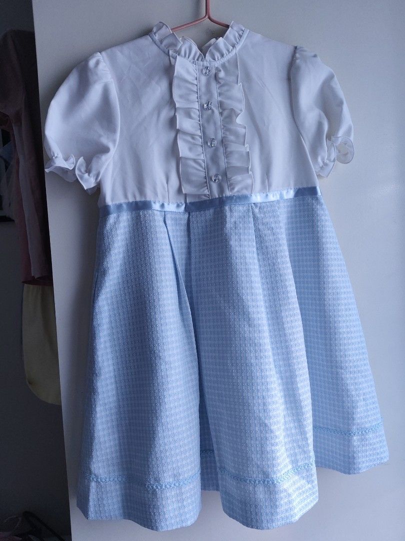 Dress for kids (Category: Babies & Kids Fashion) located in Las Pinas. Submitted by glowupmamalife (Listing ID 1464739381, Image 1). Description: 🎀 Kids’ Dress from Japan 🇯🇵 A gift from Japan 🤎 Size 5–6Y 💰 ₱200 Sobrang ganda nito in person! ✨ Maganda talaga ang quality and very cute when worn. Pre-loved but well-maintained and still in good condition. Swerte ang makakuha nito for only ₱200! 🥰 📍 Las Piñas | Lalamove / J&T available.