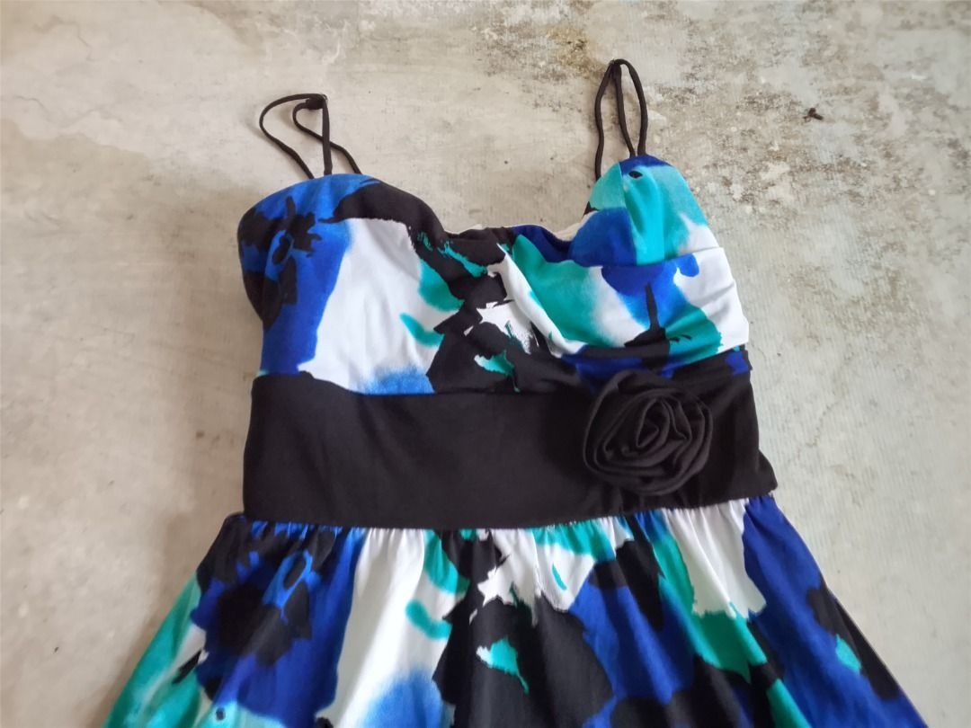 Dress US BNEWTAG (Category: Dresses) located in Los Banos. Submitted by mania-62906 (Listing ID 1464588919, Image 2). Description: BNewtag. US small. .