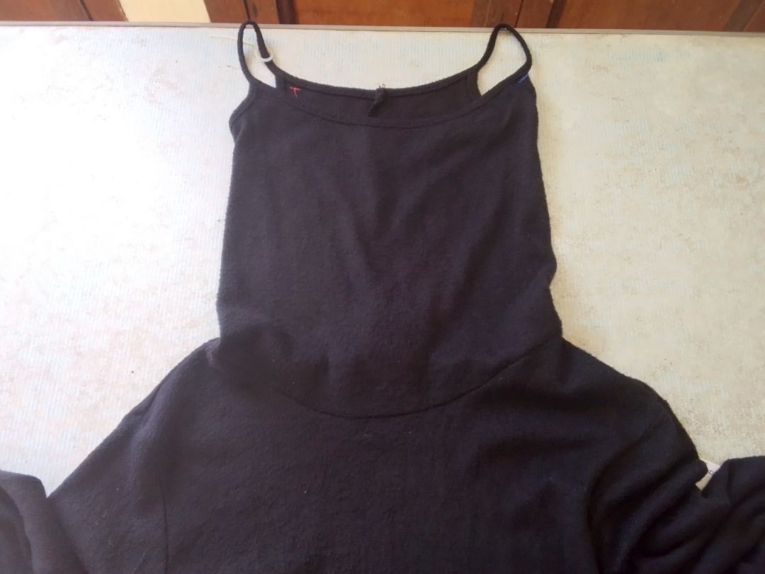 Dress US BNEWTAG (Category: Dresses) located in Los Banos. Submitted by mania-62906 (Listing ID 1464590596, Image 2). Description: BNewtag. US Extra Small. Black. Turtle neck but has a unique design can be extended to cover the face (optional).