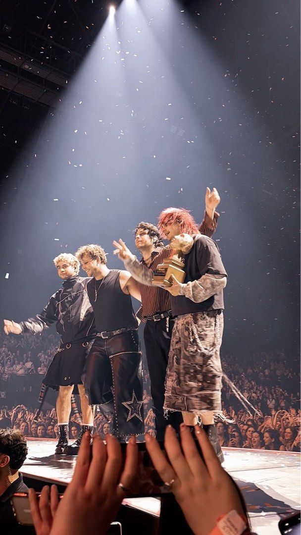 ⭐️EAS 5SOS | 2 SVIPS B | UNCLAIMED ⭐️ (Category: Events Tickets) located in Manila. Submitted by francheska0316 (Listing ID 1464647005, Image 2). Description: 2 x SVIPS B UNCLAIMED ✅ BELOW SRP (NEGO PRICE) ⭐️⭐️.