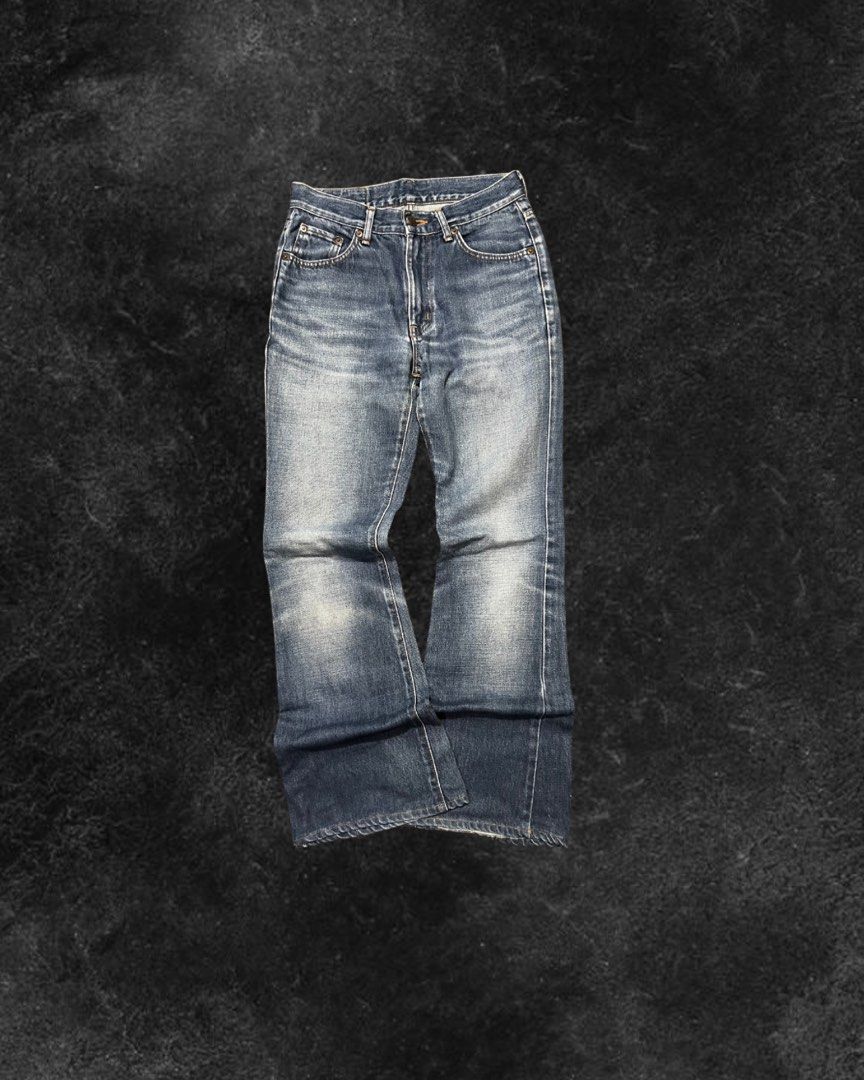Edwin Women’s Flared Jeans (Category: Jeans) located in Paniqui. Submitted by rad_thrifts (Listing ID 1464672356, Image 1). Description: Edwin Women’s Flared Jeans Price: 250₱ Issues: damaged Measurements📐 Waist: 28” Hips: 16.5” Length: 40” Leg opening: 10.5” Color may vary due to lighting For any questions or other inquiries kindly dm me.