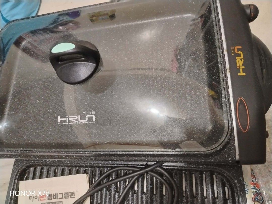 Electric Grilling pan (Category: Cookware & Accessories) located in Baguio. Submitted by noona_faith (Listing ID 1464605176, Image 3). Description: Electric Grilling pan Brandnew No box Directly shipped from Korea For family size, or big serving Interchangeable grill pan and pan, 16in length x 10width Heavy duty material, mabigat, makapal.